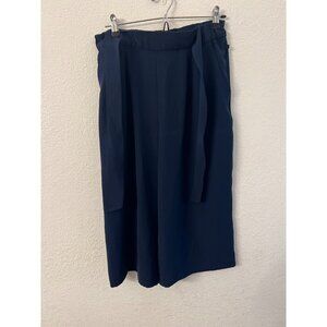 Lululemon Noir navy tie front crop pants women size 10